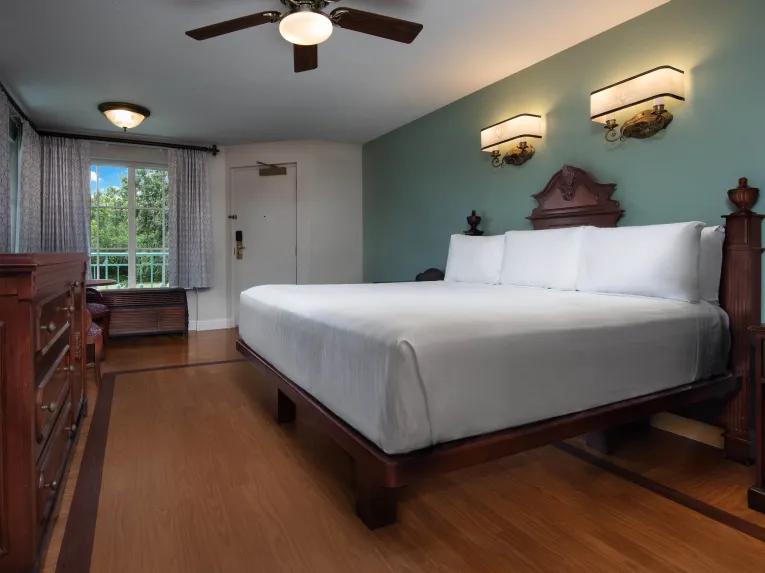 King Bed, Disney's Port Orleans Resort - French Quarter