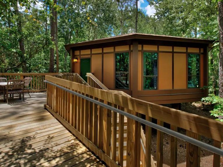 Disney's Saratoga Springs Resort & Spa