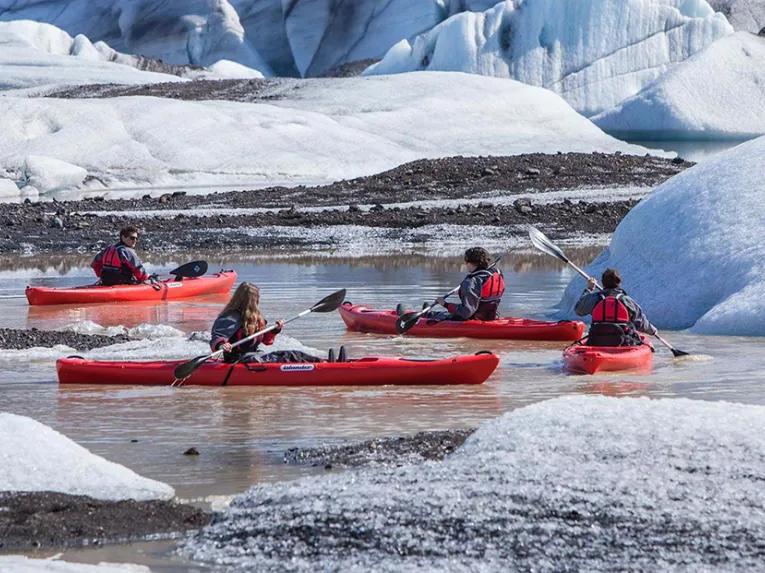 Kayaking-between-ice
