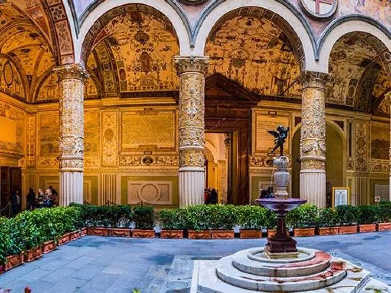 palazzo-vecchio-courtyard