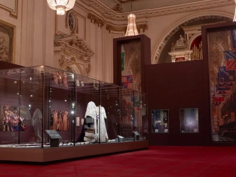 state-room-in-the-palace