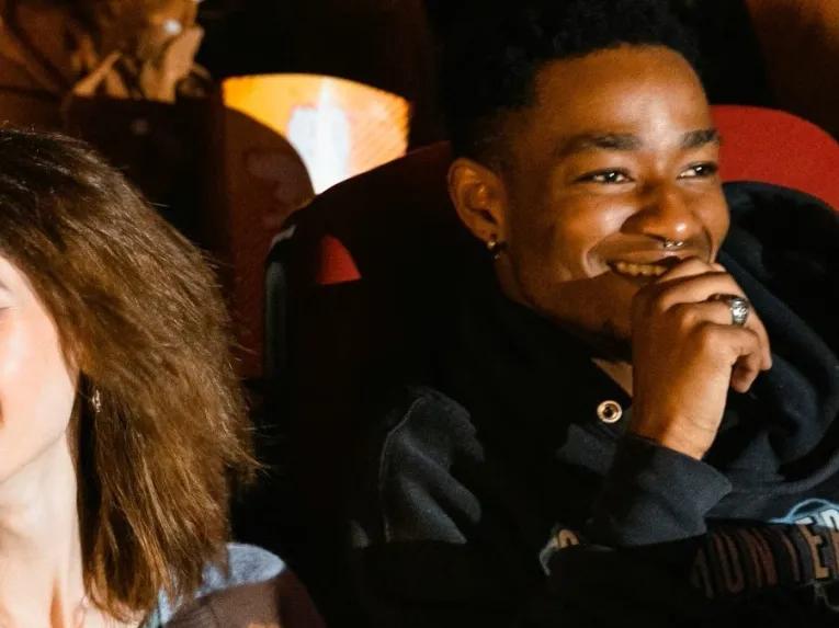 couple-enjoying-comedy