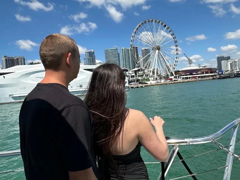 Miami Skyline Cruise of Millionaire's Homes and Biscayne Bay
