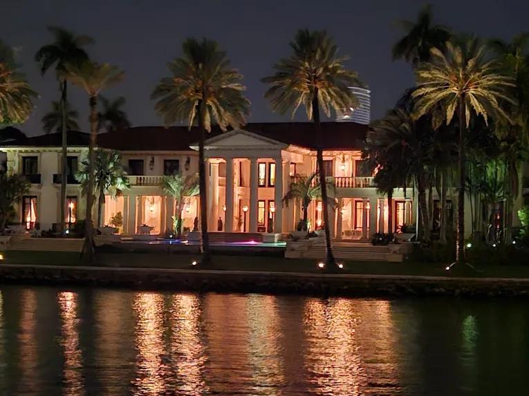 Miami Skyline Evening Cruise on Biscayne Bay
