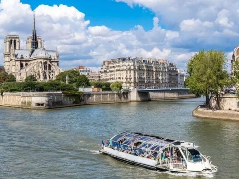 cruise-on-the-river-seine