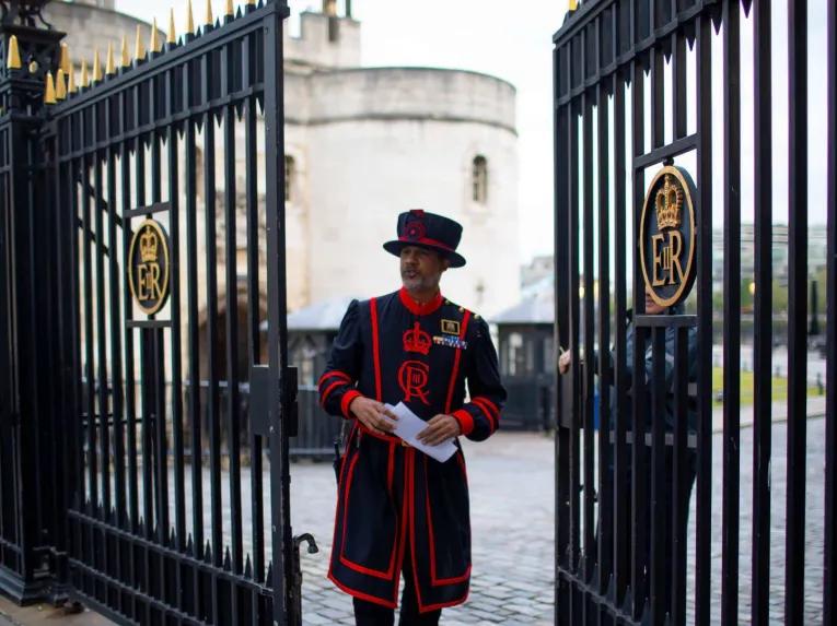 London VIP Tower: Ceremony of Keys