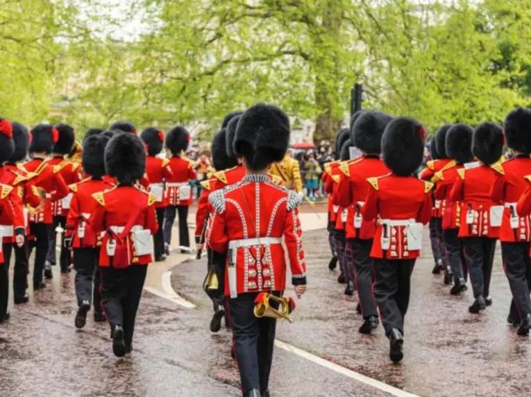 London Westminster Express and Guard Change