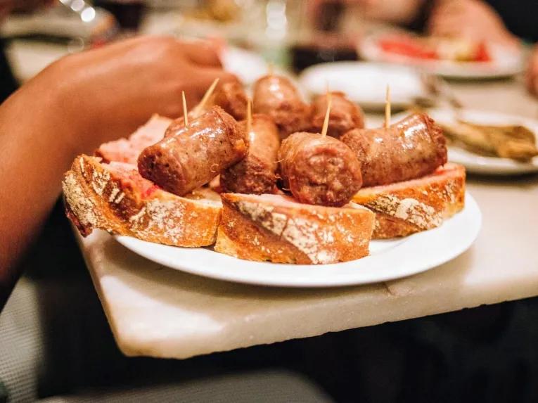 Barcelona BCN: Tapas, Taverns & History