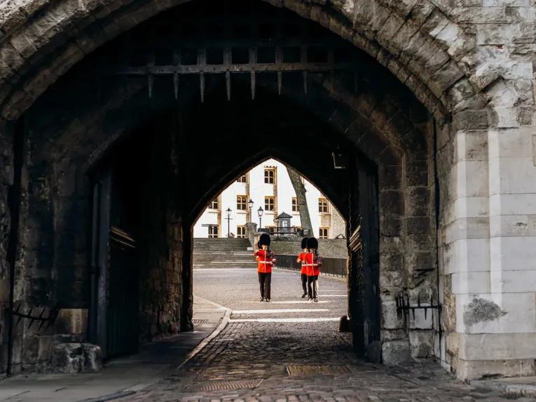 London Complete Tower: Jewels & Cruise