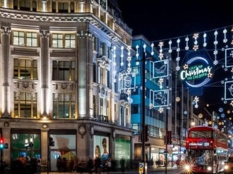 Singalong Christmas Lights with Festive Food & Drinks London Bus Tour