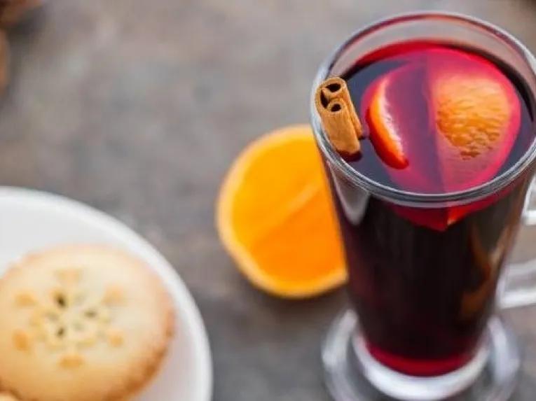 Singalong Christmas Lights with Festive Food & Drinks London Bus Tour