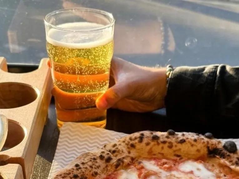 London Pizza and Drinks Bus Experience