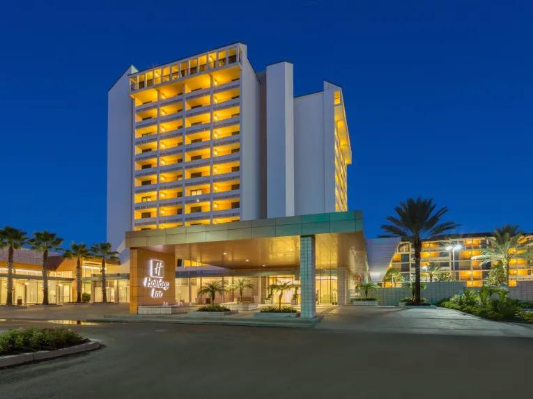 Exterior of Holiday Inn Orlando Disney Springs Area
