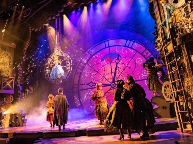Wicked Theatre Tickets for Two - Experience Voucher