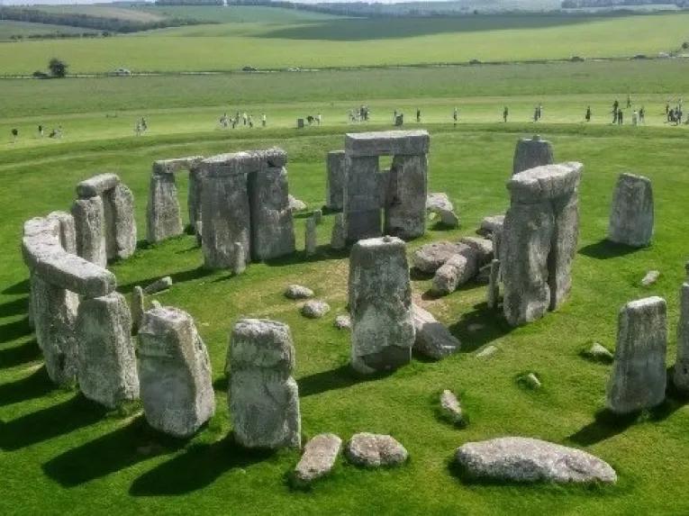 Windsor Castle, Bath & Stonehenge Tour from London