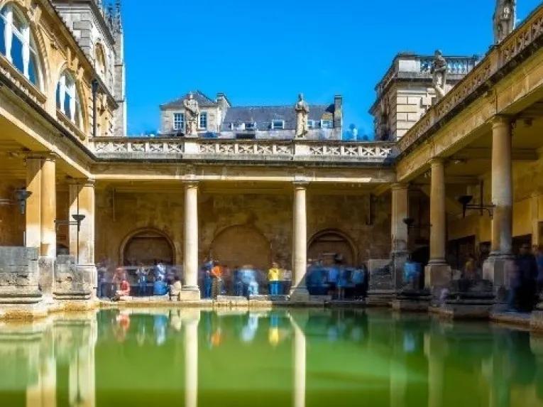 Windsor Castle, Bath & Stonehenge Tour from London