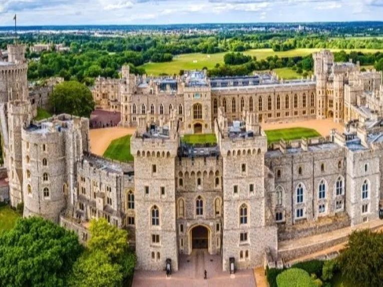 Windsor Castle, Bath & Stonehenge Tour from London