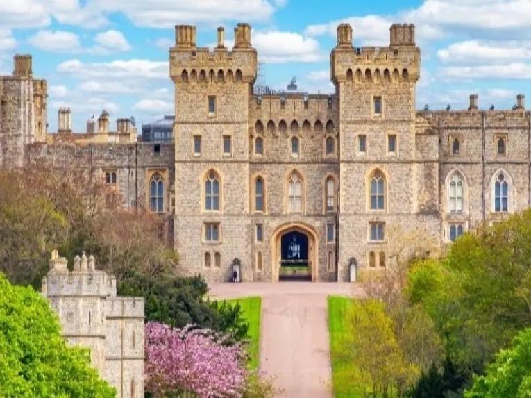 Windsor Castle, Bath & Stonehenge Tour from London