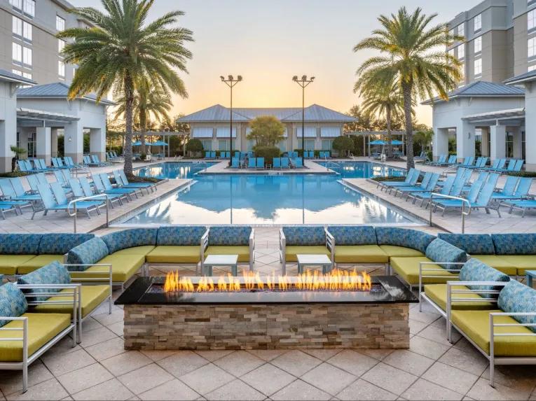 Pool-view-from-flamingoes-bar