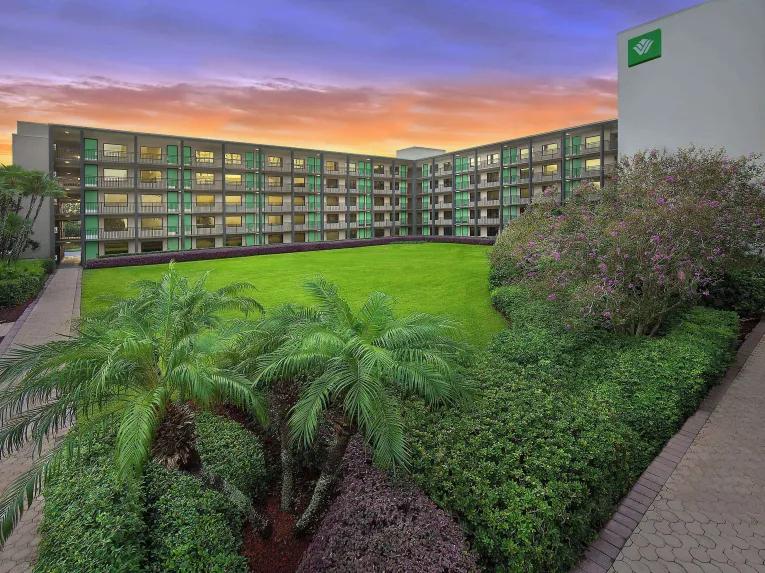 Wyndham Garden Lake Buena Vista - Disney Springs