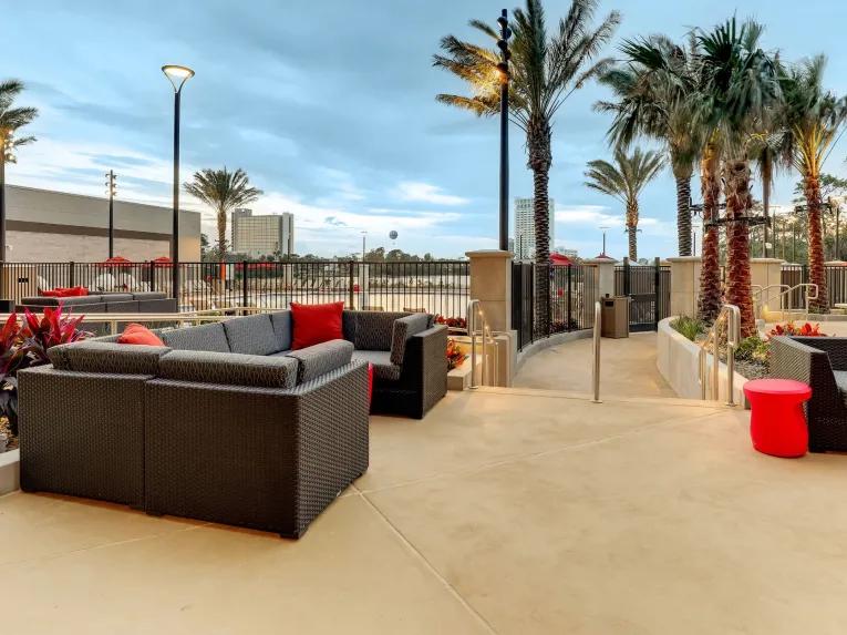 Outdoor_seating_area