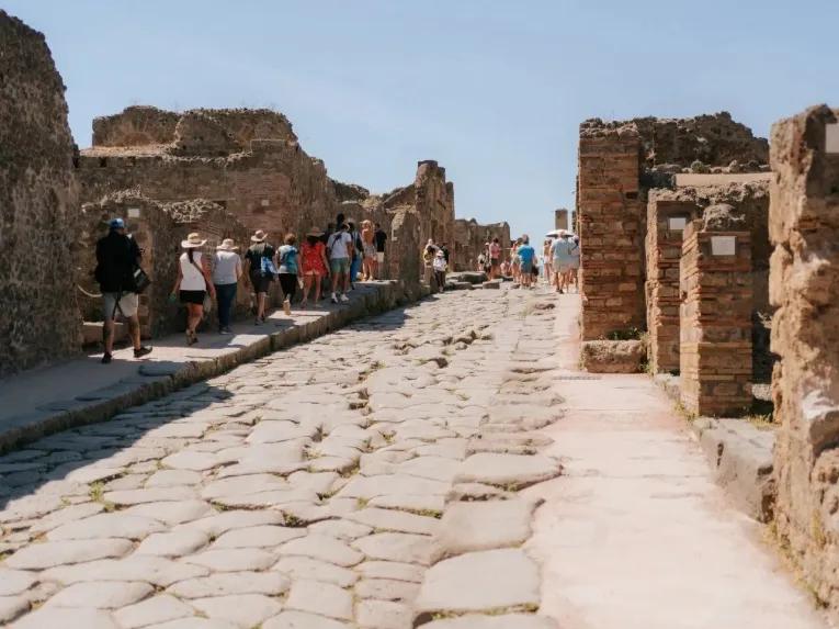Pompeii Express Tour with Skip-the-Line & Archaeologist Guide