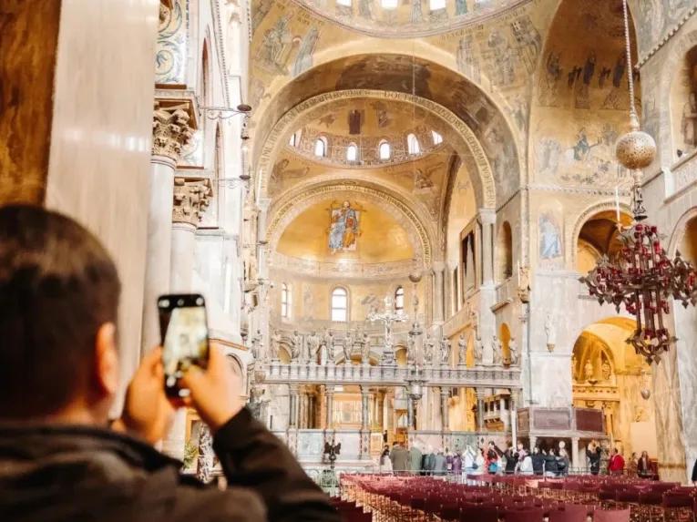 Welcome to Venice Express with St. Mark's Basilica (by WALKS)