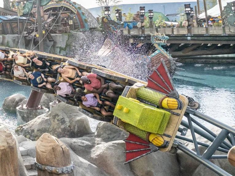 Hiccup's Wing Gliders, Universal Epic Universe