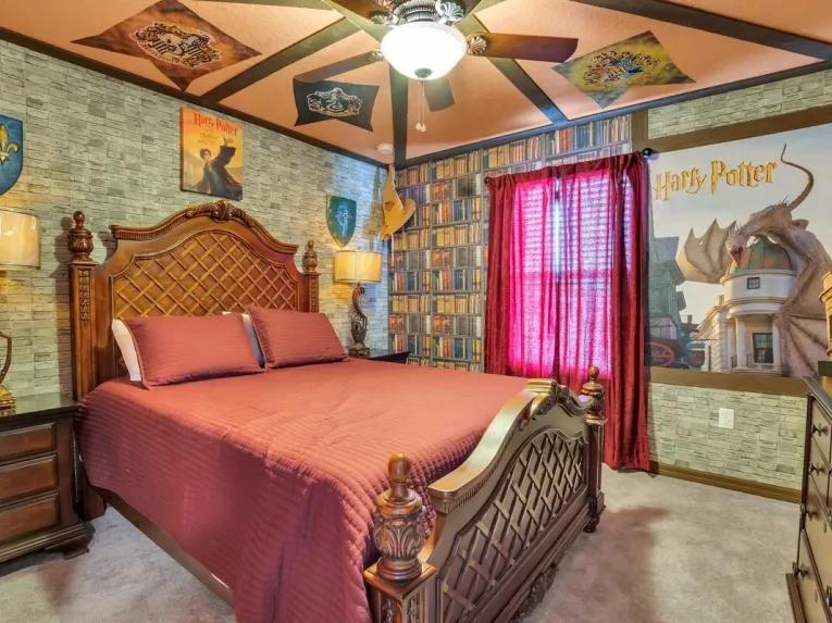 Windsor Island (24897) 7-bedroom Villa in Davenport