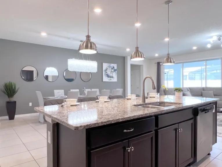 Windsor Island (7389) 8-bedroom Villa in Davenport