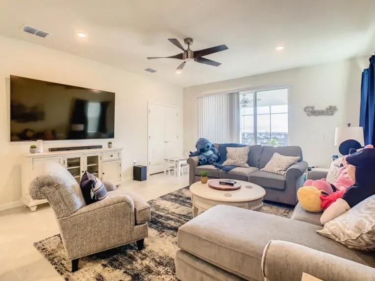 Windsor Island (11697) 7-bedroom Villa in Davenport