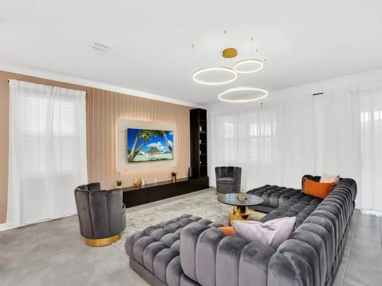 Storey Lake (24899) 9-bedroom Villa in Kissimmee