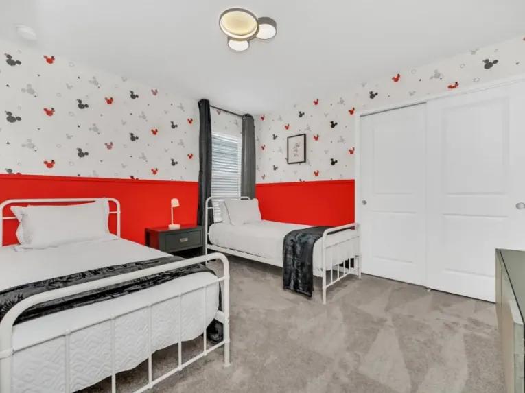 Windsor Island (6021) 8-bedroom Villa in Davenport