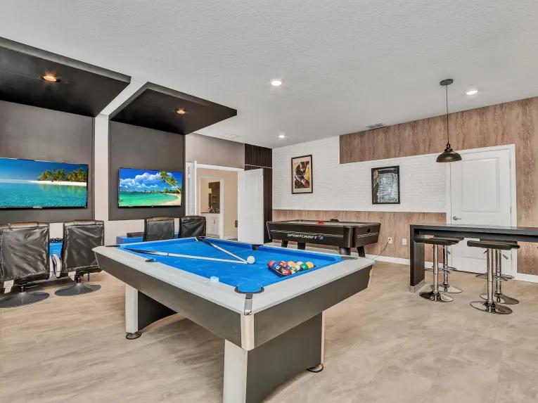 Storey Lake (28782) 9-bedroom Villa in Kissimmee