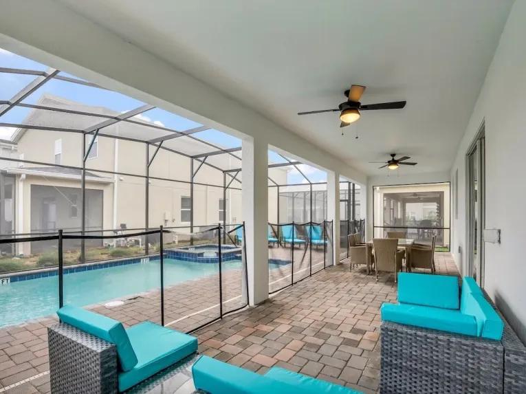 Storey Lake (24899) 9-bedroom Villa in Kissimmee