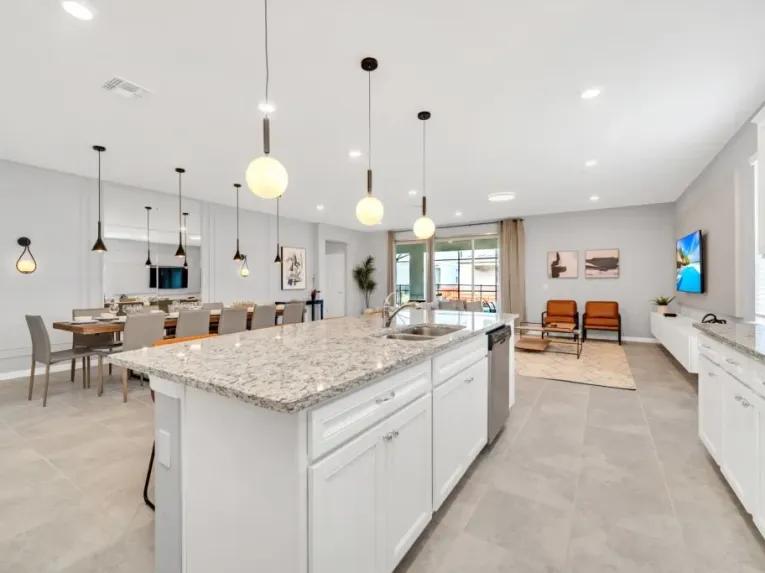 Windsor Island (6021) 8-bedroom Villa in Davenport