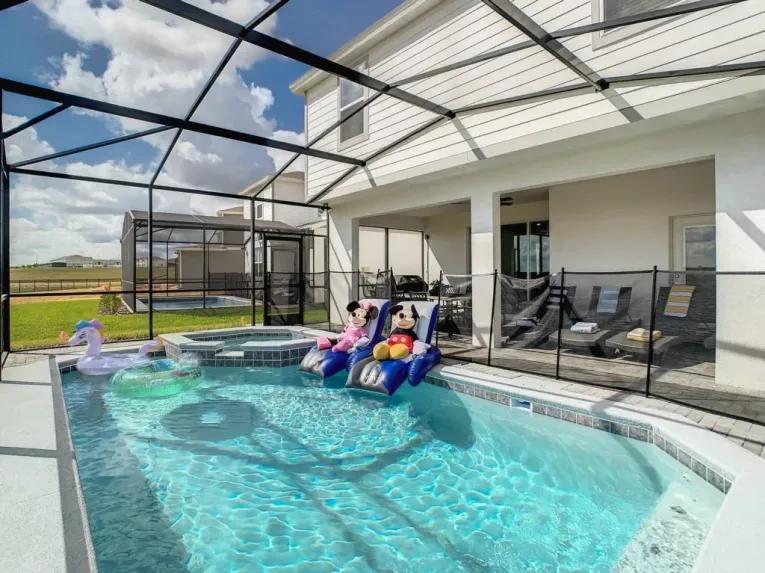 Windsor Island (11697) 7-bedroom Villa in Davenport