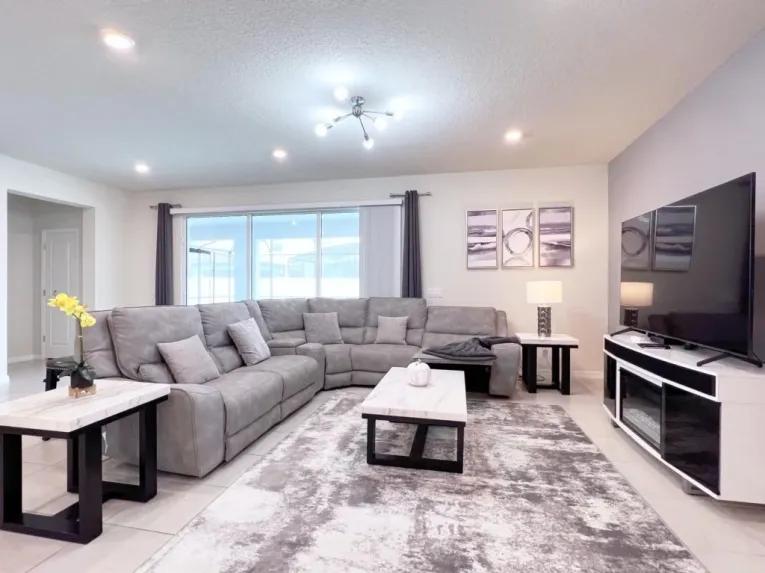 Windsor Island (7389) 8-bedroom Villa in Davenport