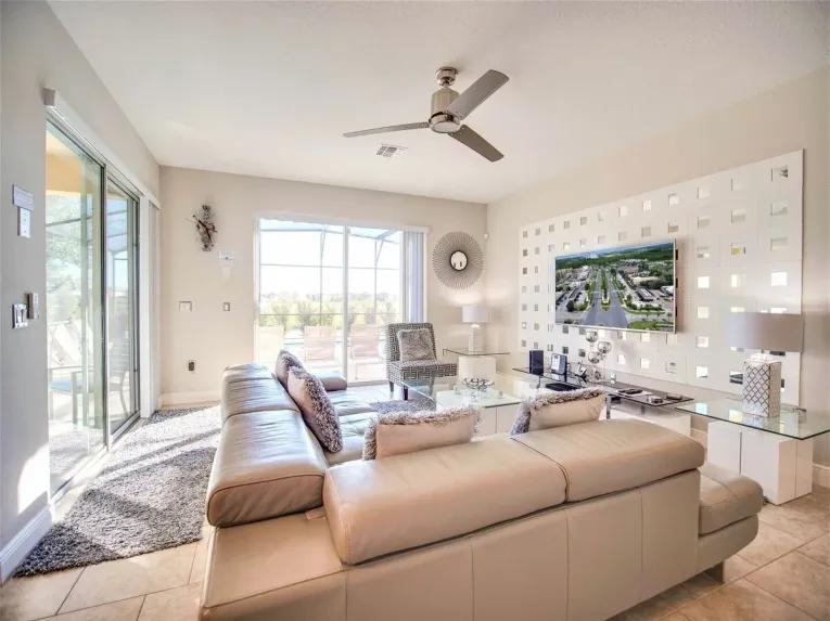 Solterra (33450) 6-bedroom Villa in Davenport