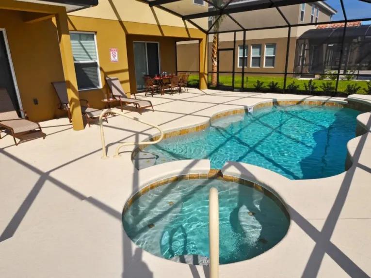 Solterra (694) 6-bedroom Villa in Davenport