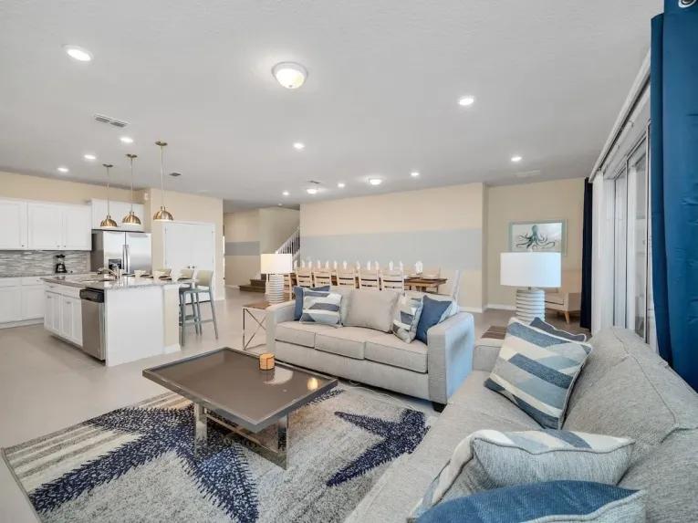 Windsor Island (24884) 9-bedroom Villa in Davenport