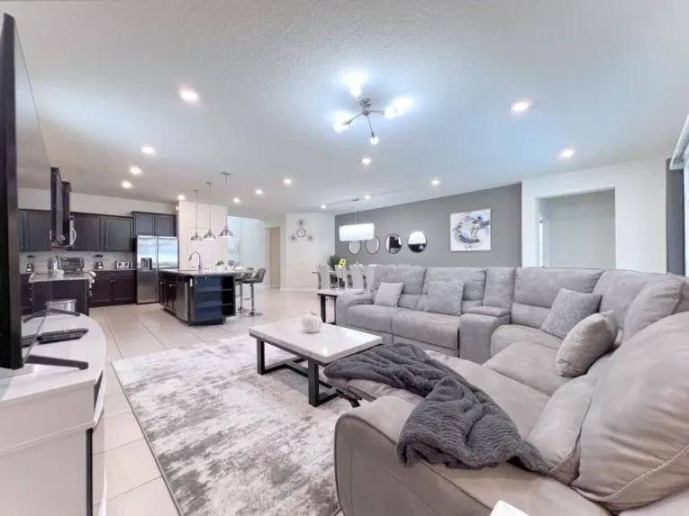 Windsor Island (7389) 8-bedroom Villa in Davenport