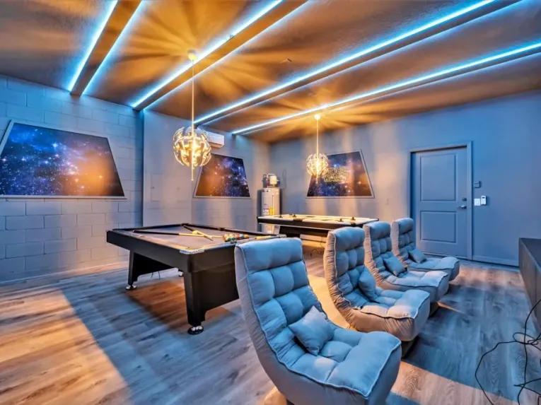 Windsor Island (6021) 8-bedroom Villa in Davenport