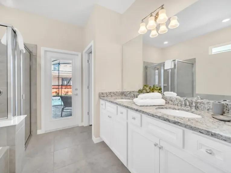 Windsor Island (6021) 8-bedroom Villa in Davenport