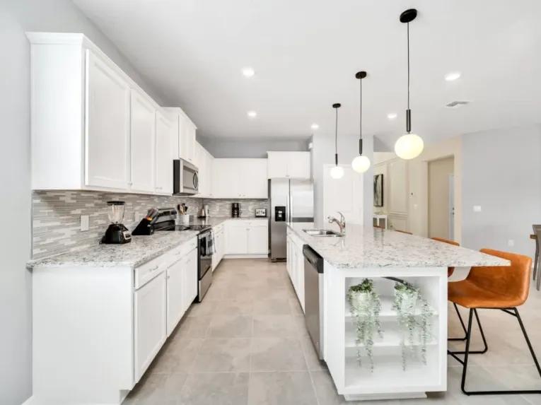 Windsor Island (6021) 8-bedroom Villa in Davenport