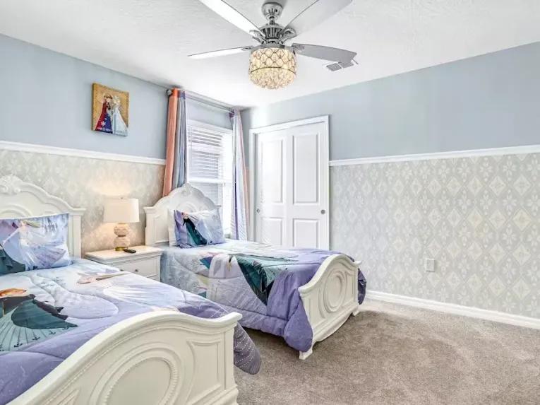 Windsor Island (24923) 6-bedroom Villa in Davenport