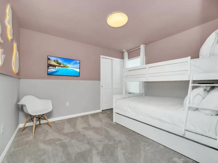 Windsor Island (6021) 8-bedroom Villa in Davenport