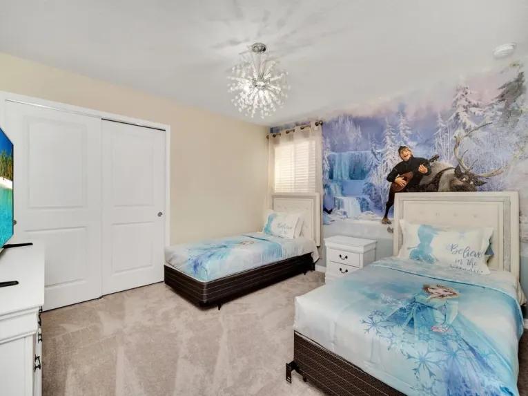 Windsor Island (24884) 9-bedroom Villa in Davenport