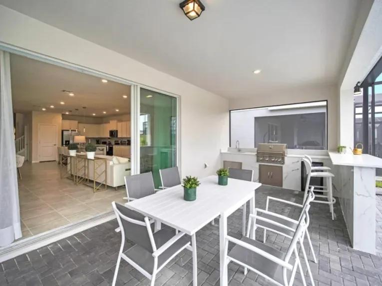 Windsor Island (8153) 8-bedroom Villa in Davenport