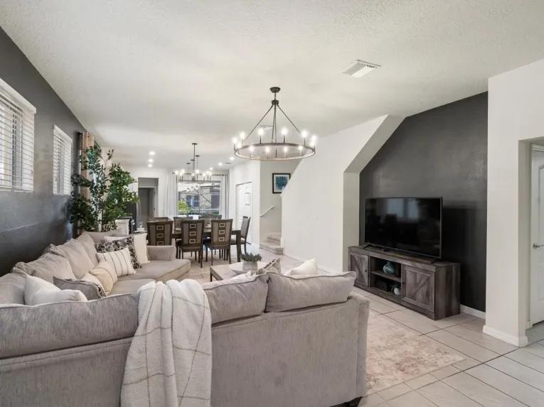 Solterra (6282) 5-bedroom Villa in Davenport